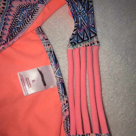 Bathing suit bottoms - Picture 3 of 3